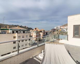 Vista exterior de Casa adosada en venda en  Granada Capital amb Aire condicionat i Terrassa