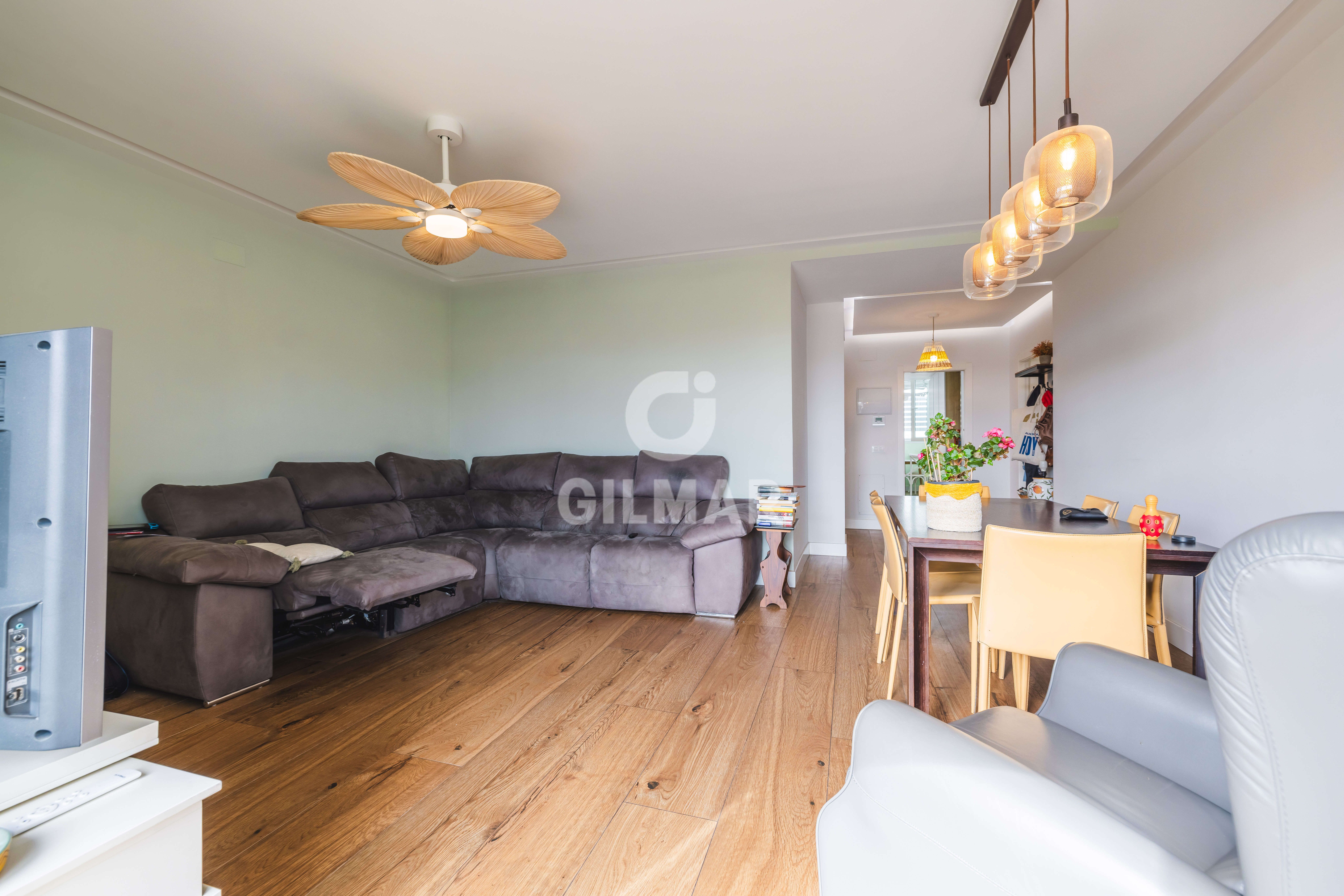 Living room of Flat for sale in  Madrid Capital  with Heating, Private garden and Storage room