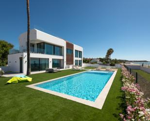 Swimming pool of House or chalet for sale in Estepona  with Air Conditioner, Private garden and Terrace