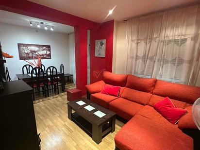 Sala d'estar de Pis en venda en Cuenca Capital amb Calefacció, Terrassa i Traster