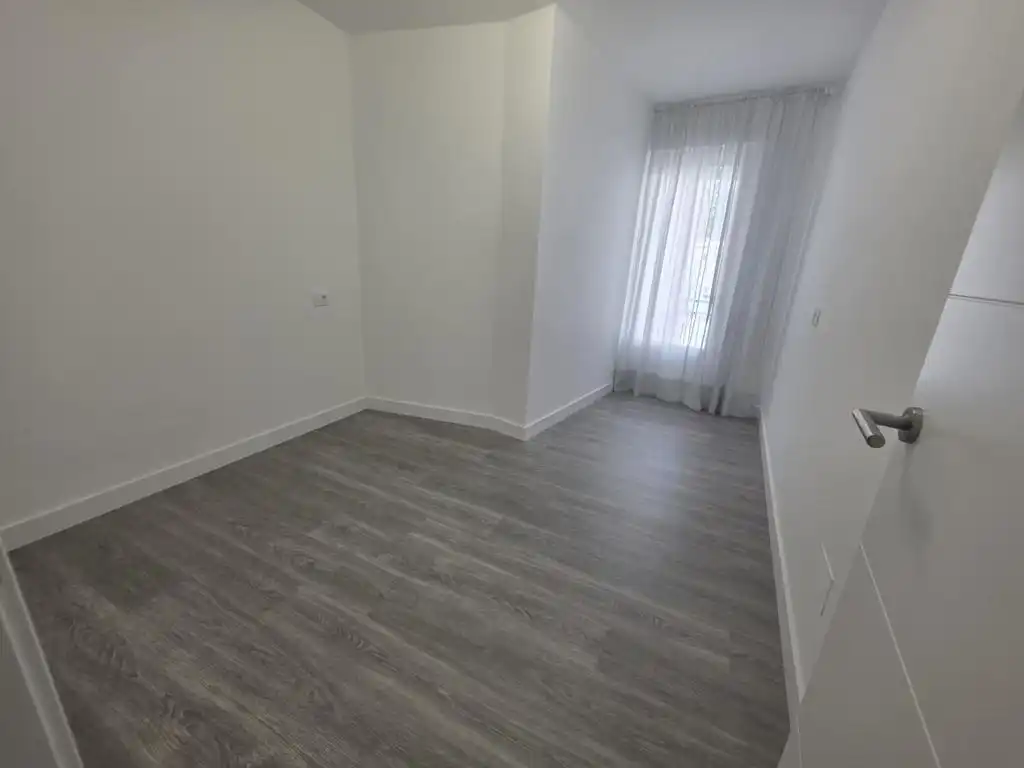 Bedroom of Flat for sale in Ribeira  with Parquet flooring, Oven and Washing machine