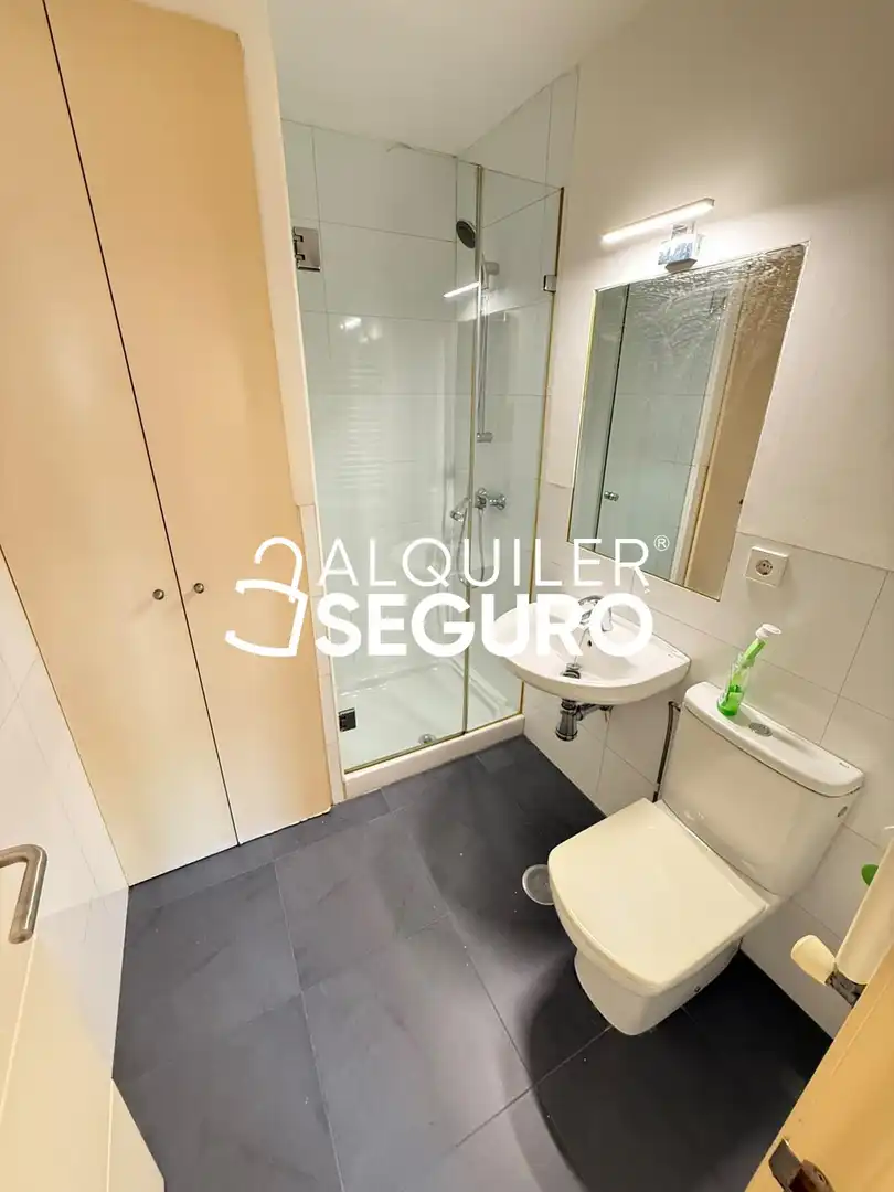 Baño de Piso de alquiler en Madrid con Aire acondicionado, Calefacción y Terraza