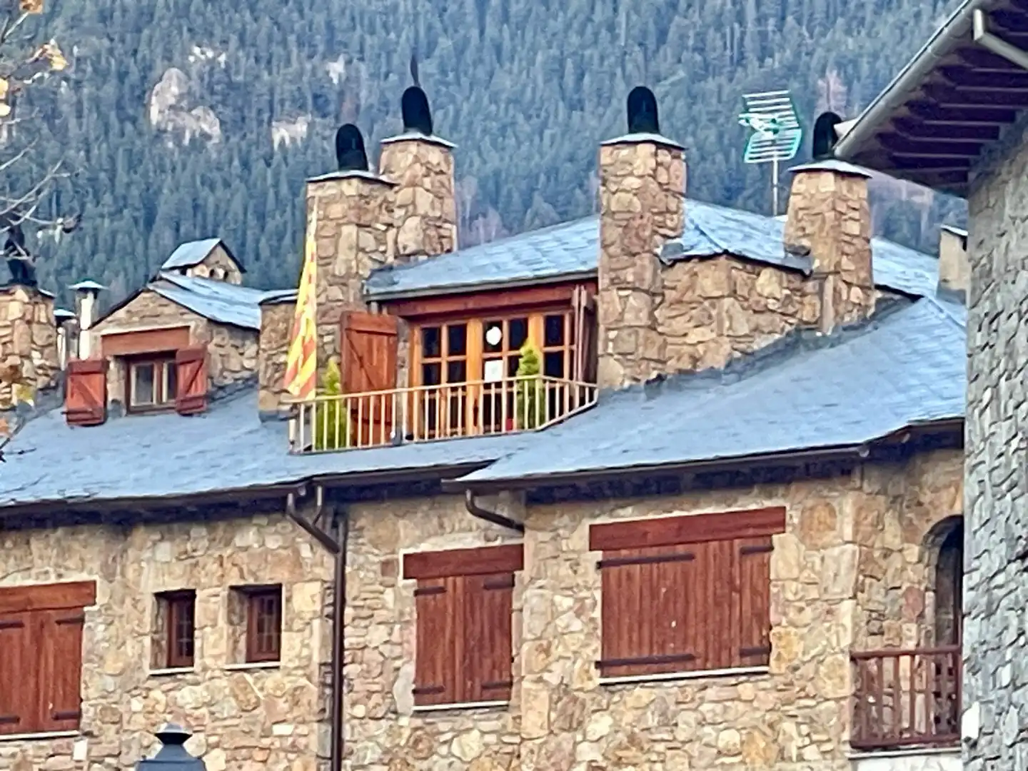 Vista exterior de Ático en venta en Setcases con Calefacción, Terraza y Amueblado