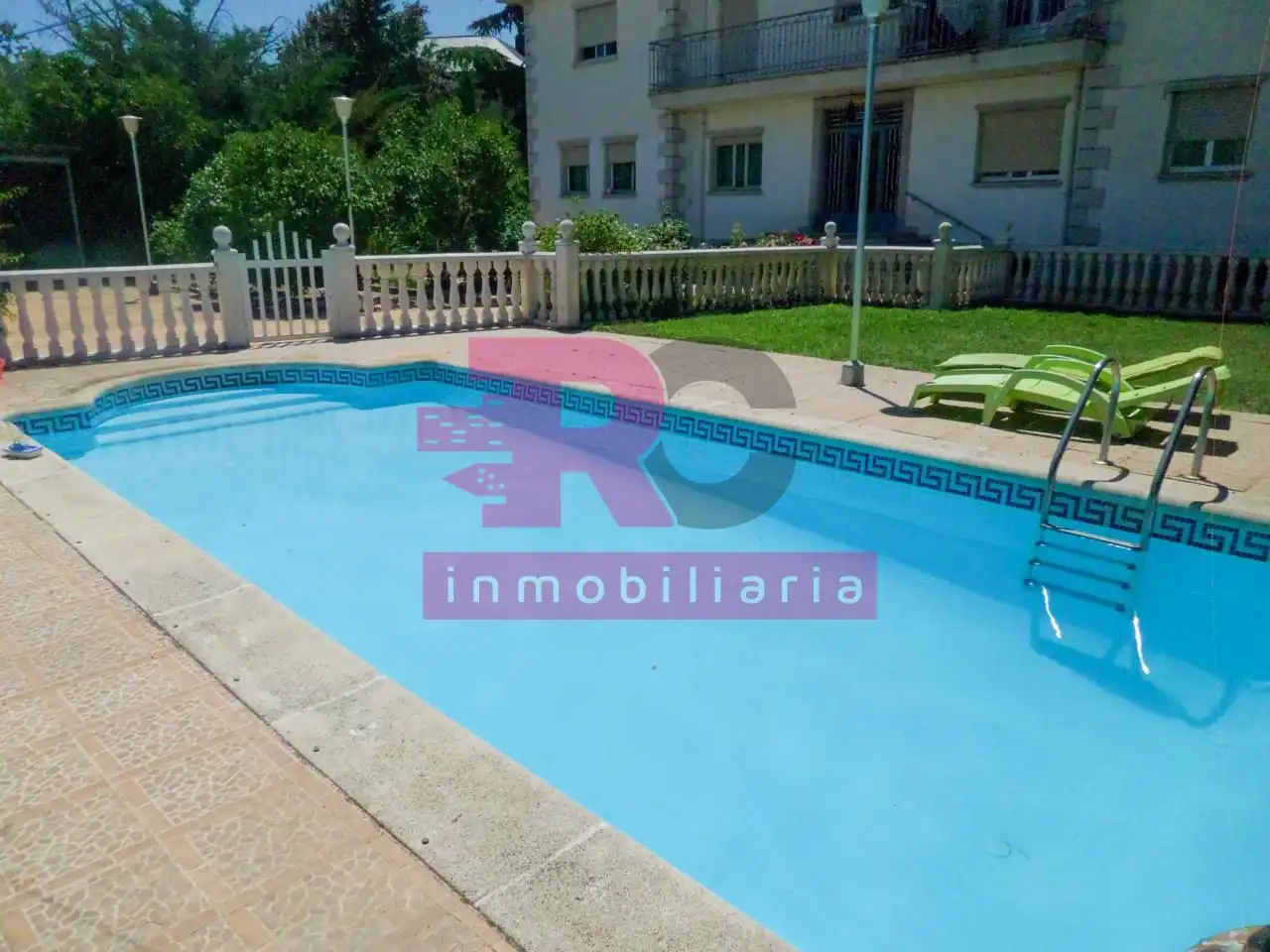 Piscina de Casa o chalet en venta en Castellanos de Villiquera con Calefacción, Jardín privado y Piscina