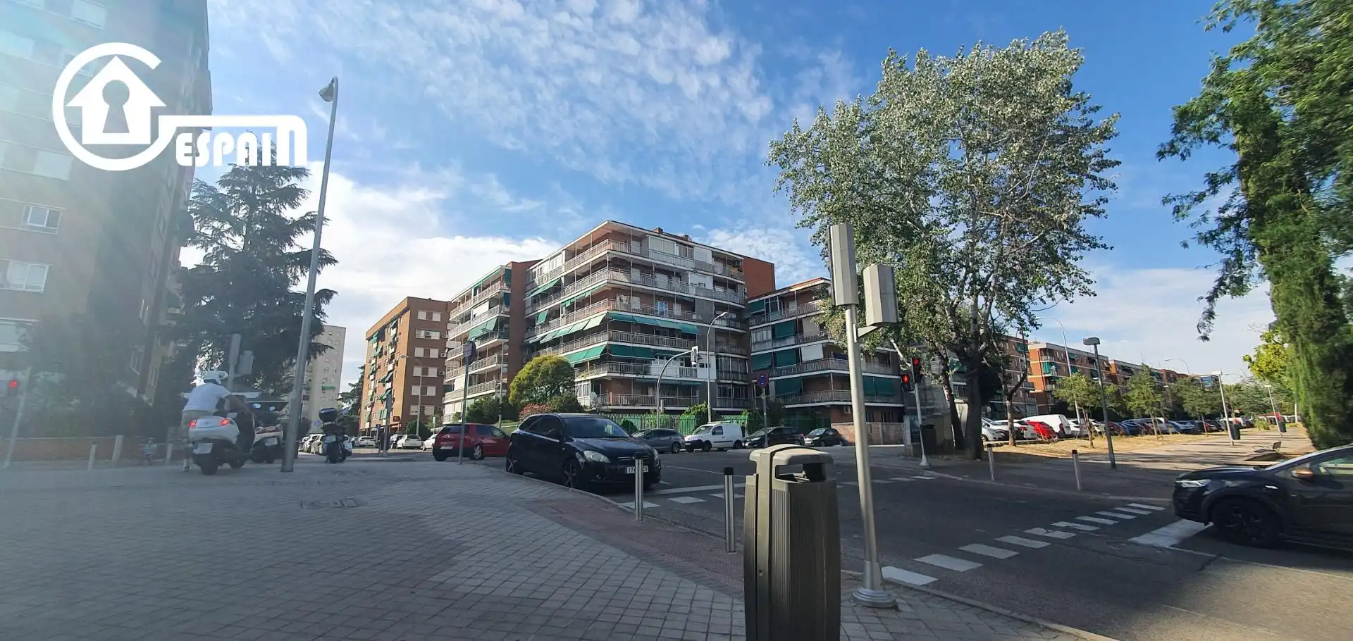 Vista exterior de Pis en venda en Madrid amb Aire condicionat, Calefacció i Jardí privat