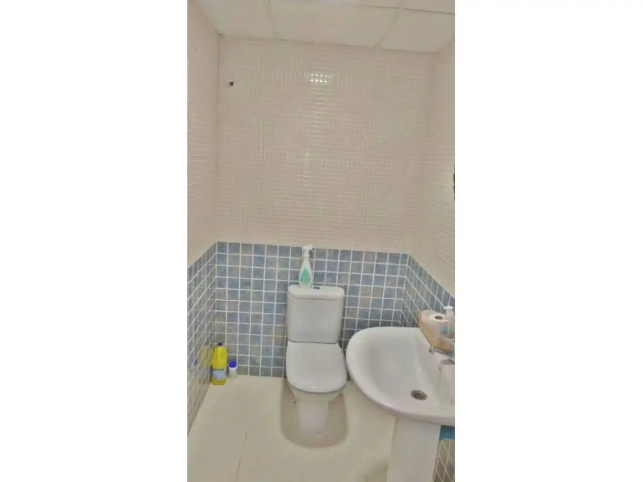 Baño de Local en venta en Torrent con Aire acondicionado