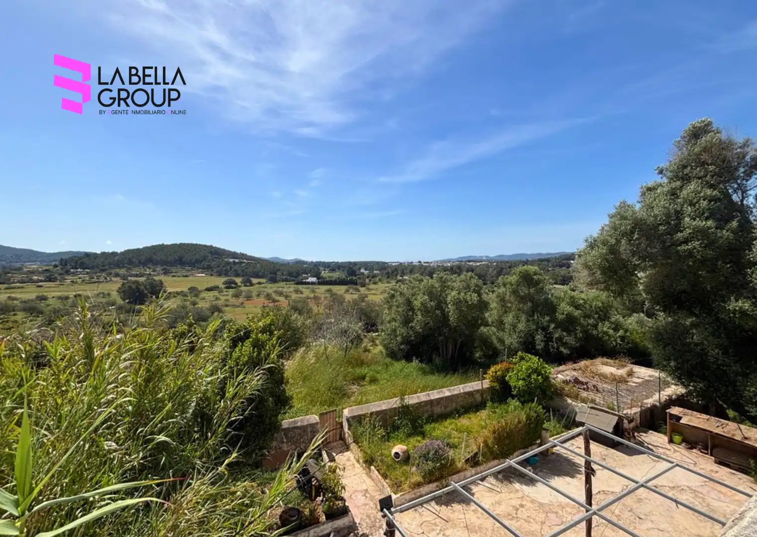 Finca rústica en venda en Santa Eulària des Riu amb Aire condicionat, Jardí privat i Terrassa