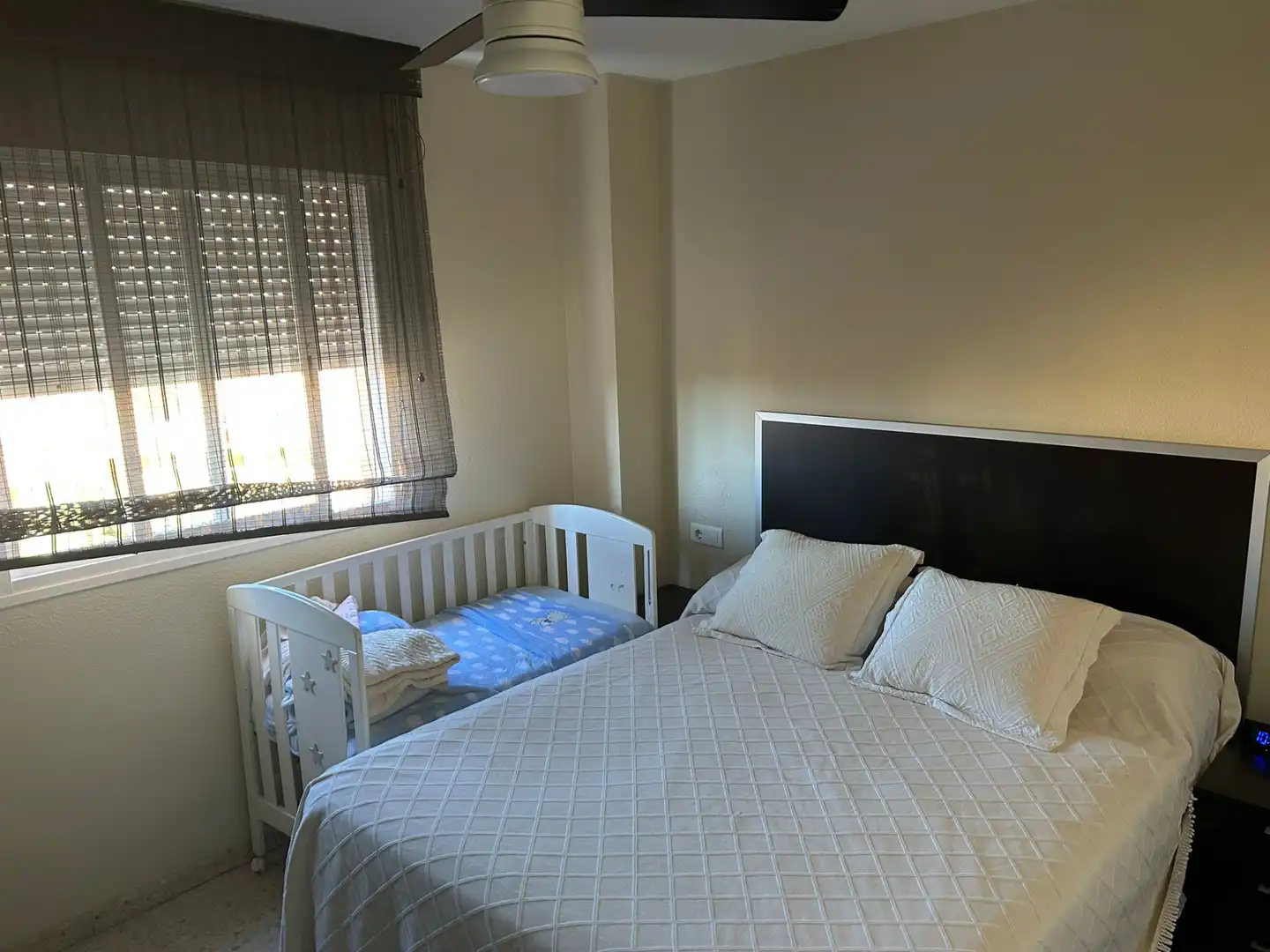 Habitación de Piso en venta en Málaga con Aire acondicionado, Terraza y Trastero