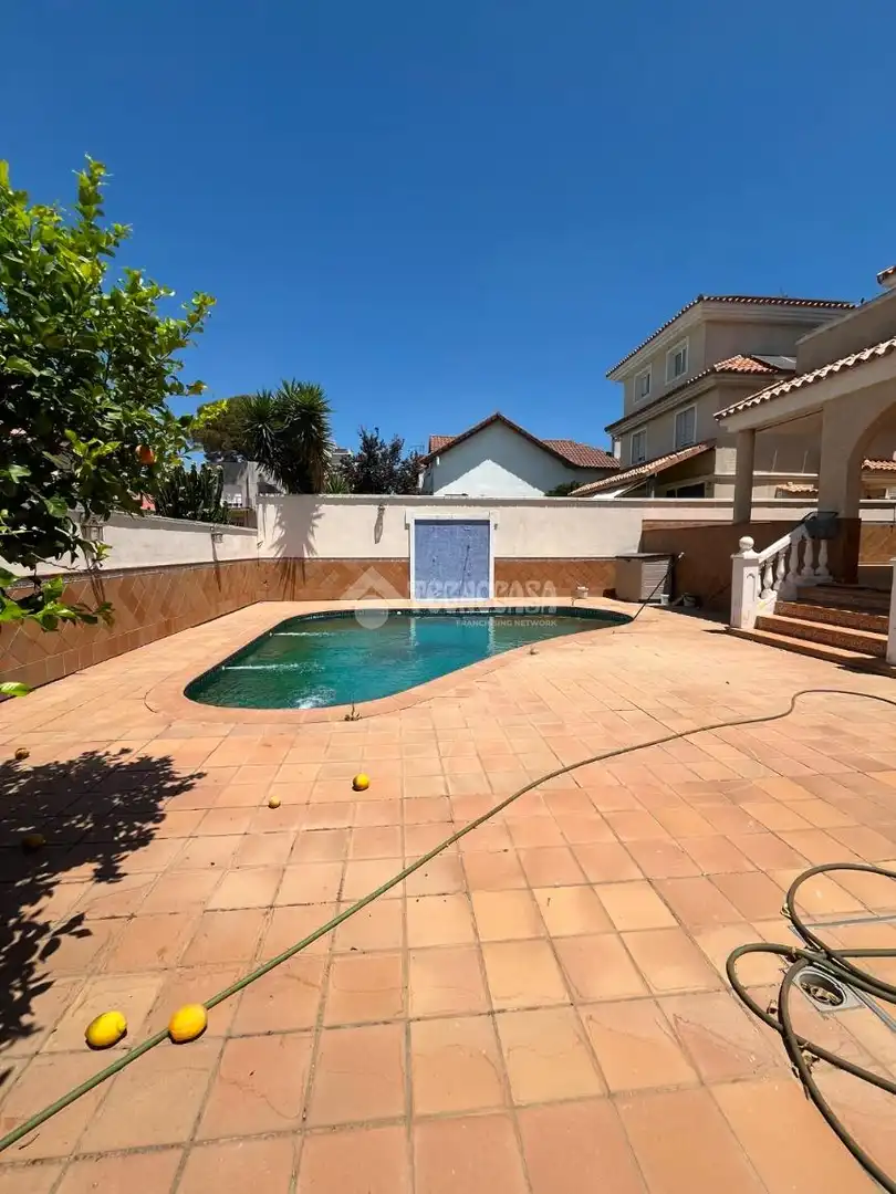 Piscina de Casa o chalet en venta en Alcalá de Guadaira con Aire acondicionado, Terraza y Amueblado