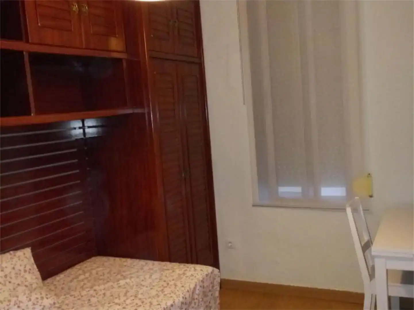 Dormitori de Pis de lloguer en Valladolid amb Aire condicionat, Parquet i Moblat