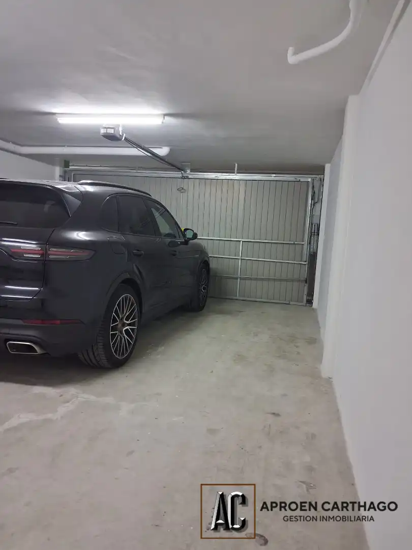 Aparcament de Casa adosada en venda en Los Alcázares amb Calefacció, Jardí privat i Moblat