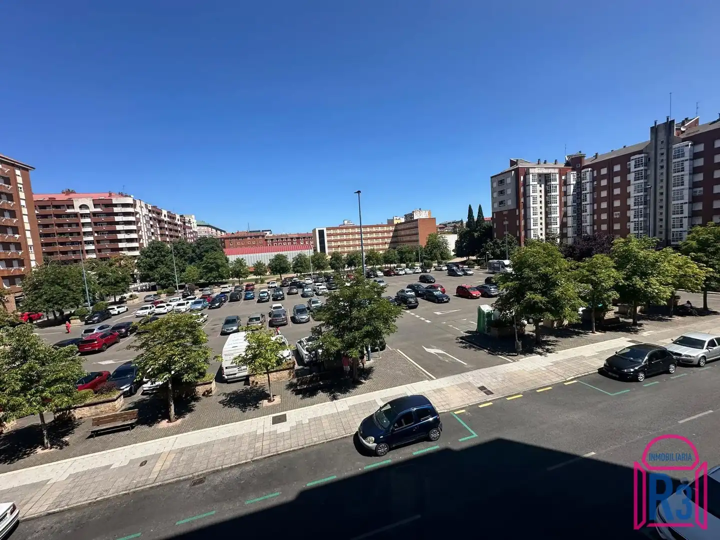 Parking de Apartamento en venta en León Capital  con Calefacción, Terraza y Trastero