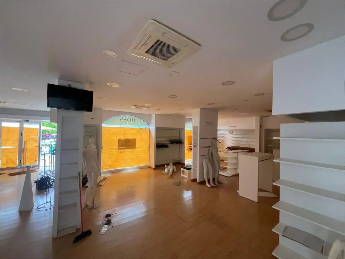 Commercial properties for rent in Yaiza  with Air Conditioner