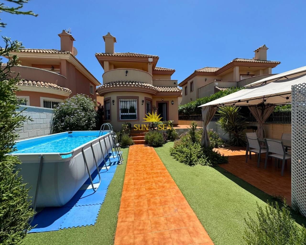 Vista exterior de Casa o xalet de lloguer en Cartagena amb Aire condicionat, Calefacció i Terrassa
