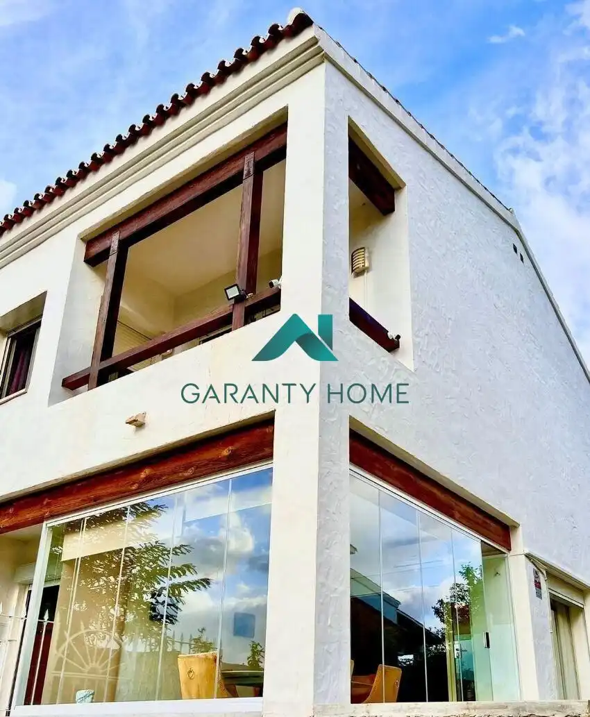 Casa amb terrassa en venda a Benahavís pueblo, imagen 2