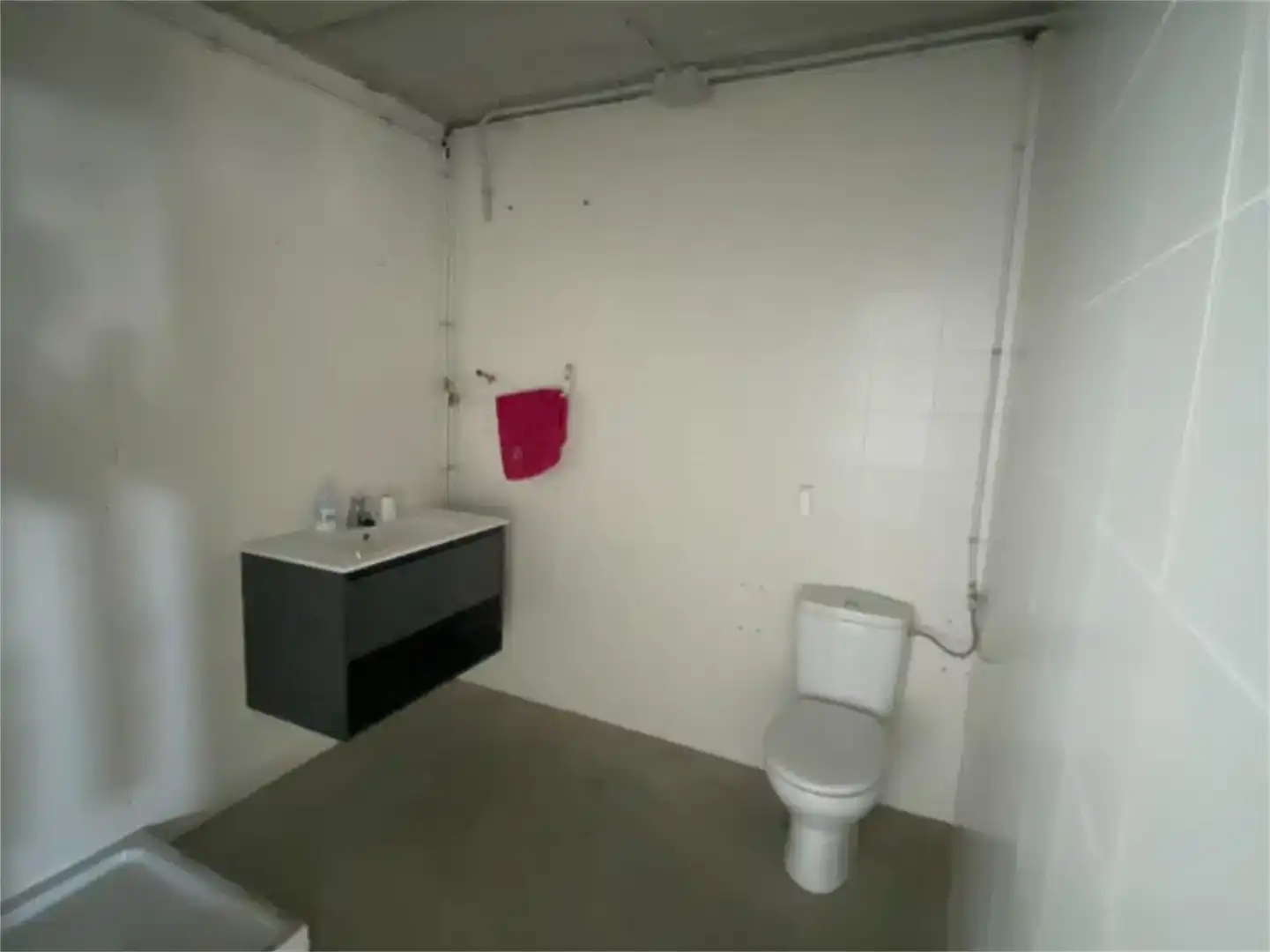 Badezimmer von Fabrikhallen zur Miete in Roses