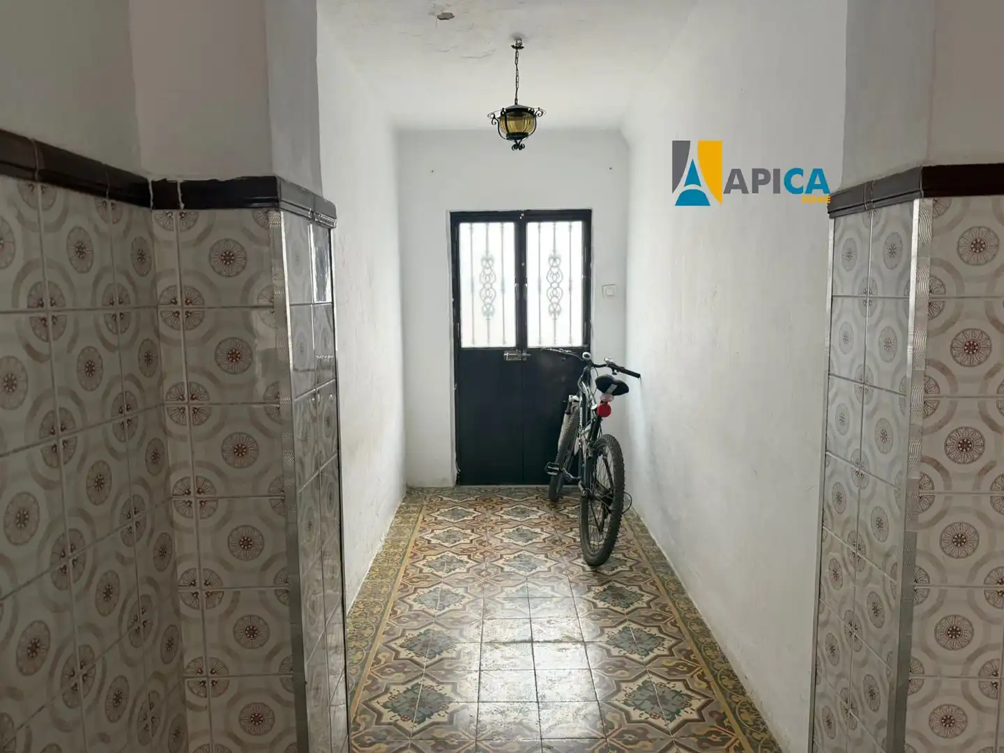Detached homes for sale in Chiclana de la Frontera  with Storage room
