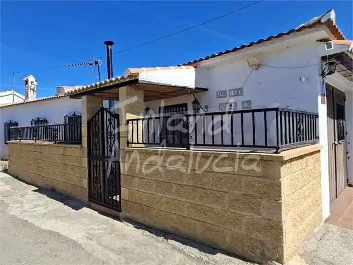 Detached house with pool for sale in Alcaucín, imagen 4