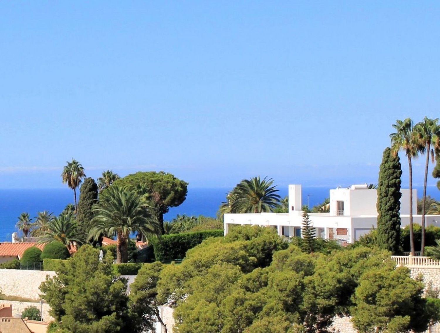 Vista exterior de Pis en venda en Marbella amb Aire condicionat, Jardí privat i Terrassa