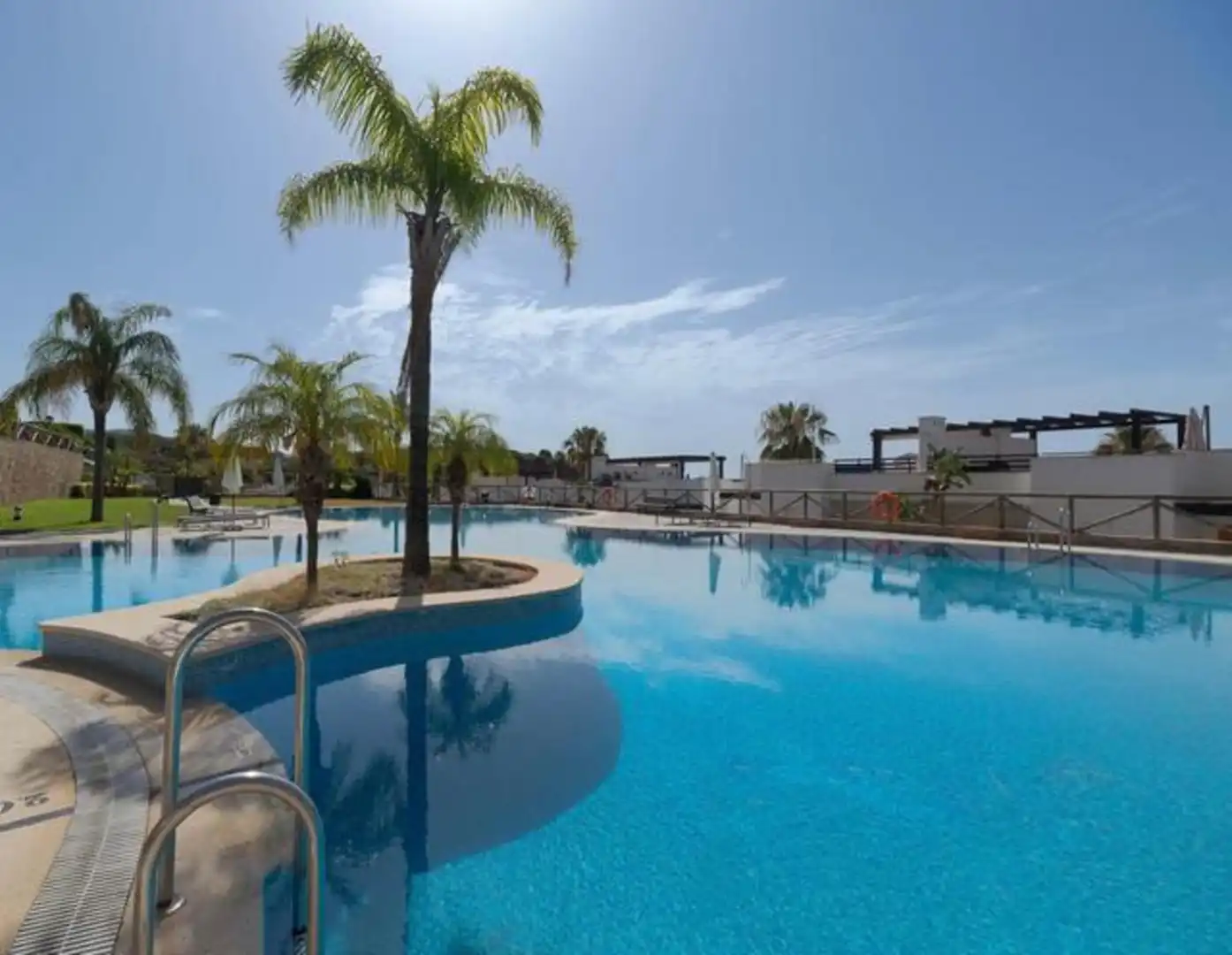 Piscina de Àtic en venda en Marbella amb Aire condicionat, Terrassa i Piscina
