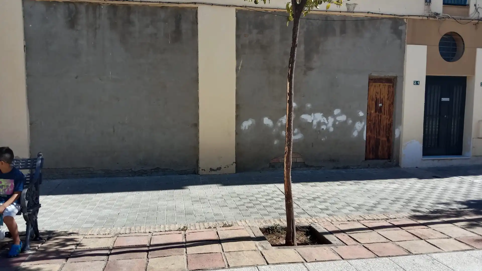 Vista exterior de Local en venta en Dos Hermanas