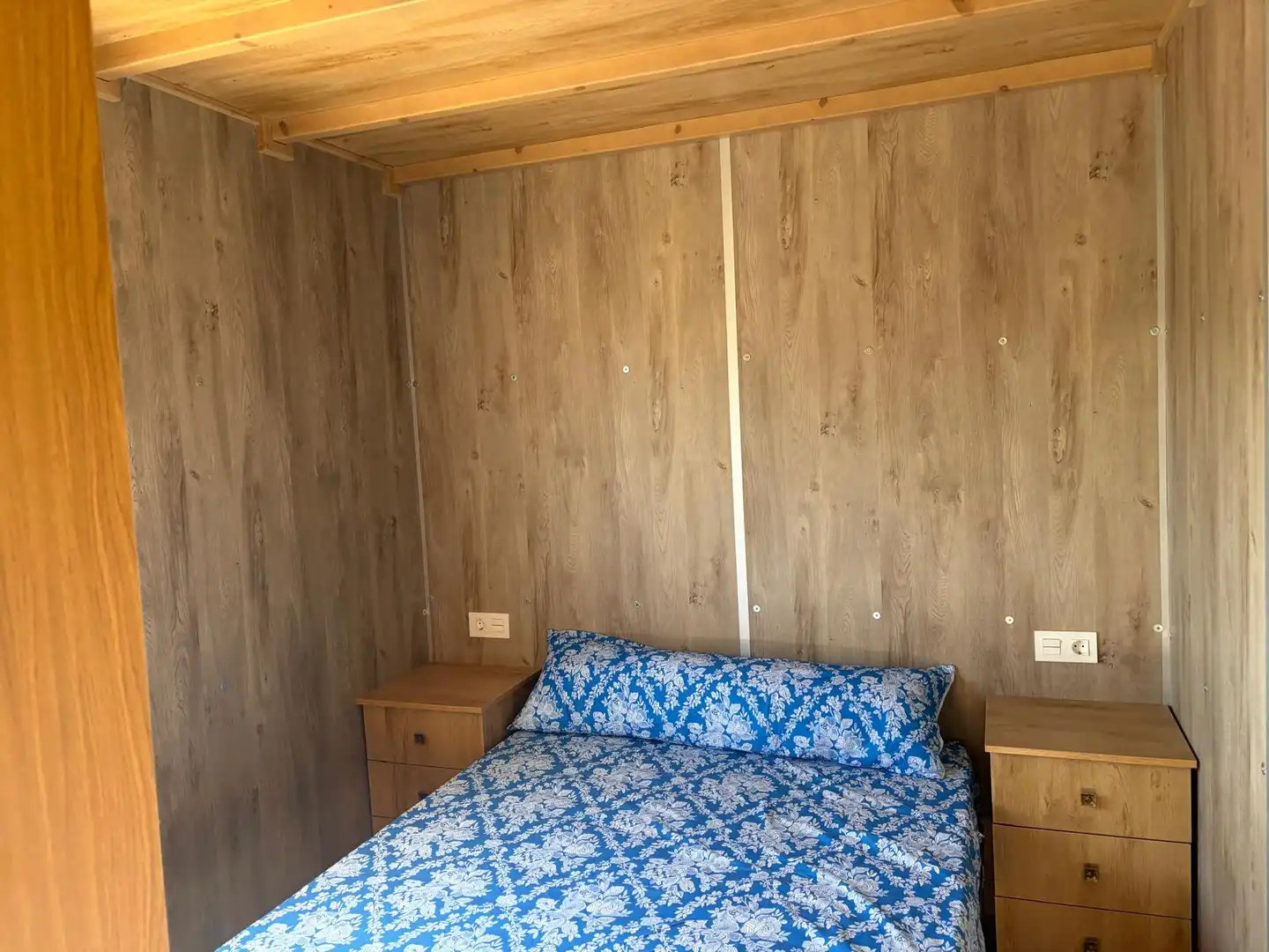 Habitación de Finca rústica de alquiler en Villena con Jardín privado, Trastero y Amueblado