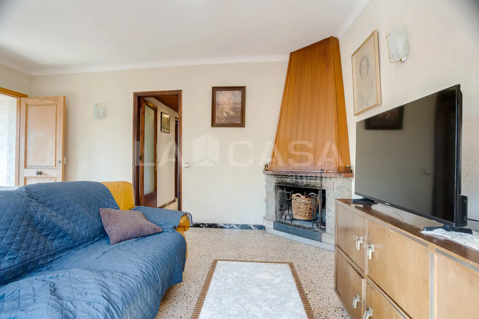 Sala d'estar de Casa o xalet en venda en Llinars del Vallès amb Jardí privat, Forn i Internet