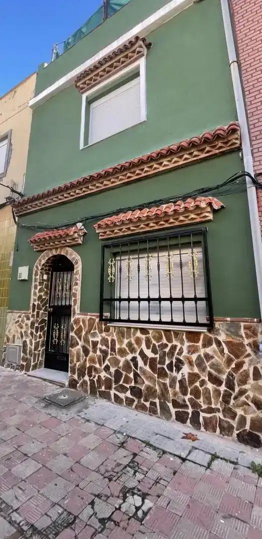 Vista exterior de Casa adosada en venta en Algeciras con Amueblado