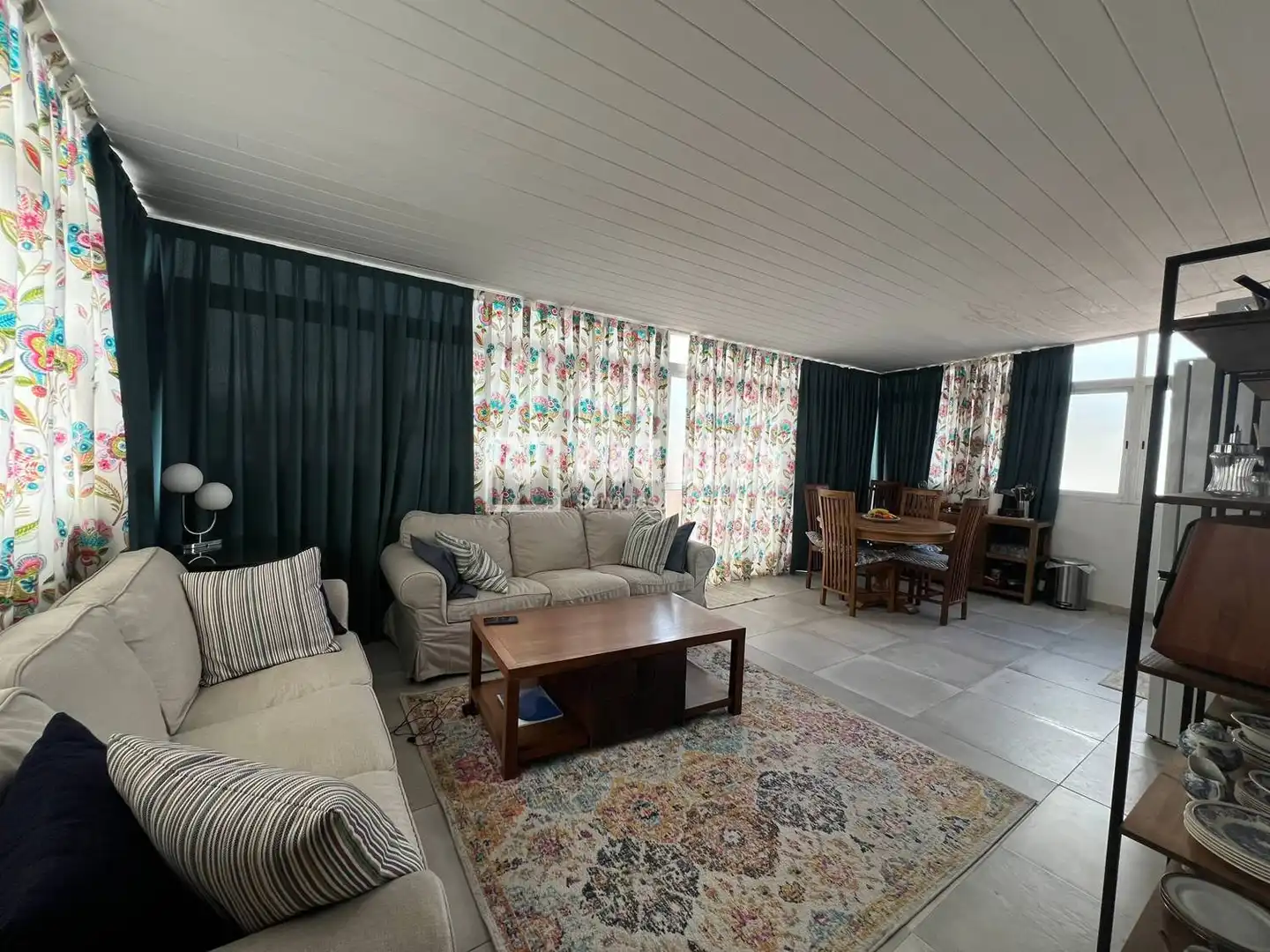 Sala de estar de Dúplex en venta en Torremolinos con Aire acondicionado, Calefacción y Terraza