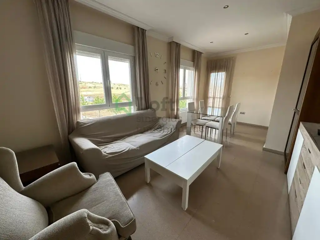 Apartamento de alquiler en Maria Auxiliadora - Barriada de Llera