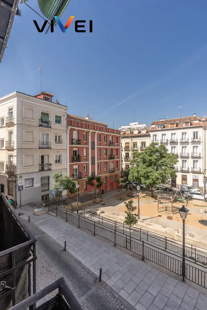 Vista exterior de Piso en venta en Madrid con Calefacción y Balcón