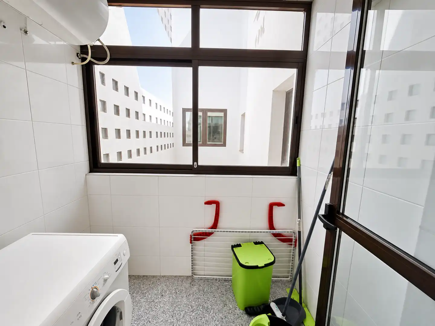 Bany de Apartament en venda en Casares amb Aire condicionat, Terrassa i Piscina