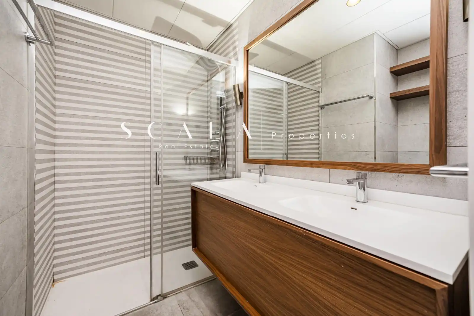 Badezimmer von Wohnung zur Miete in Madrid mit Klimaanlage, Heizung und Privatgarten