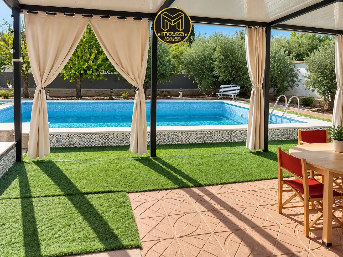 Detached house with garden for sale in Ctra. Circunvalación - La Magdalena, imagen 2