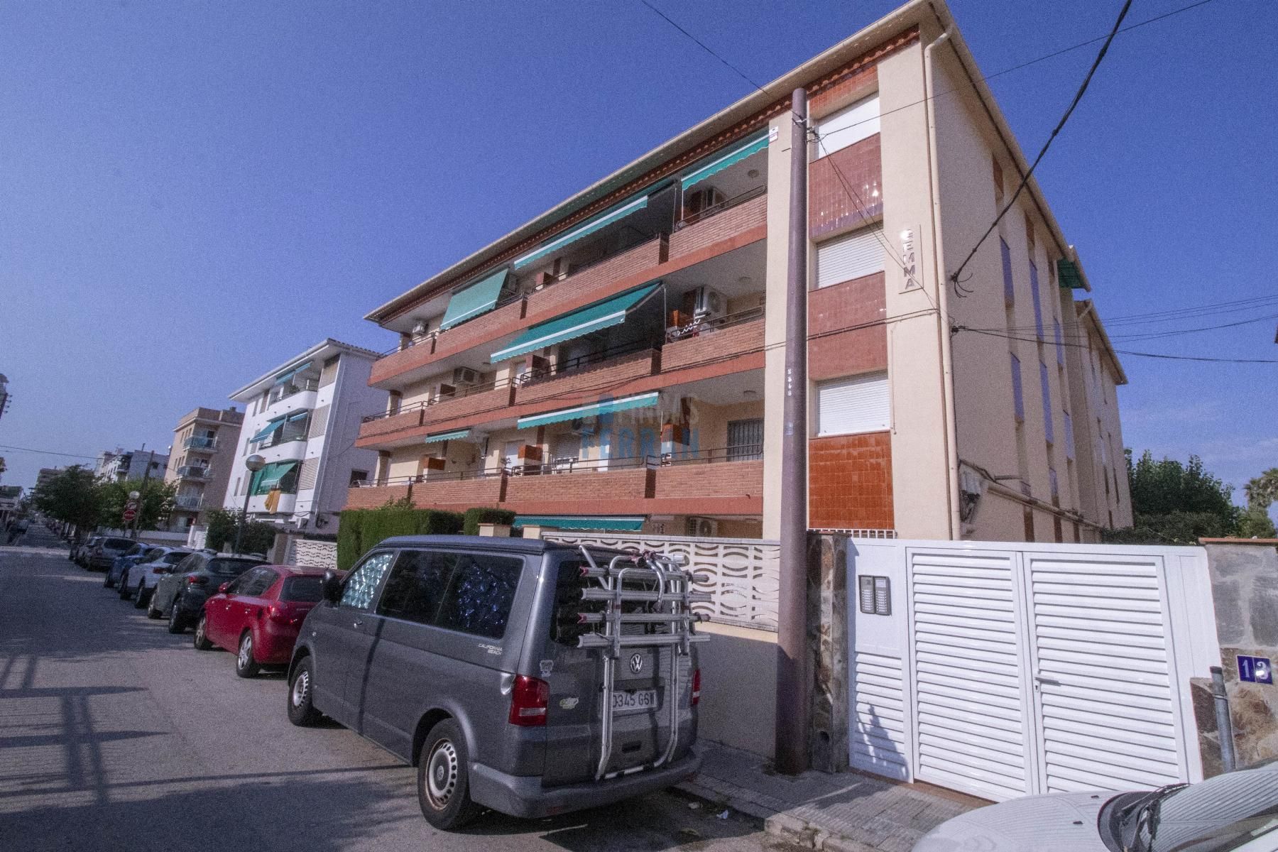 Exterior view of Apartment for sale in El Vendrell  with Air Conditioner, Terrace and Furnished