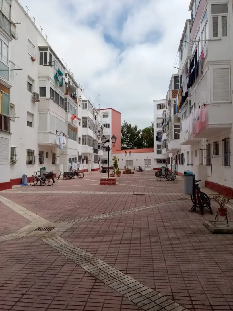 Vista exterior de Planta baixa de lloguer en Cádiz amb Calefacció i Moblat