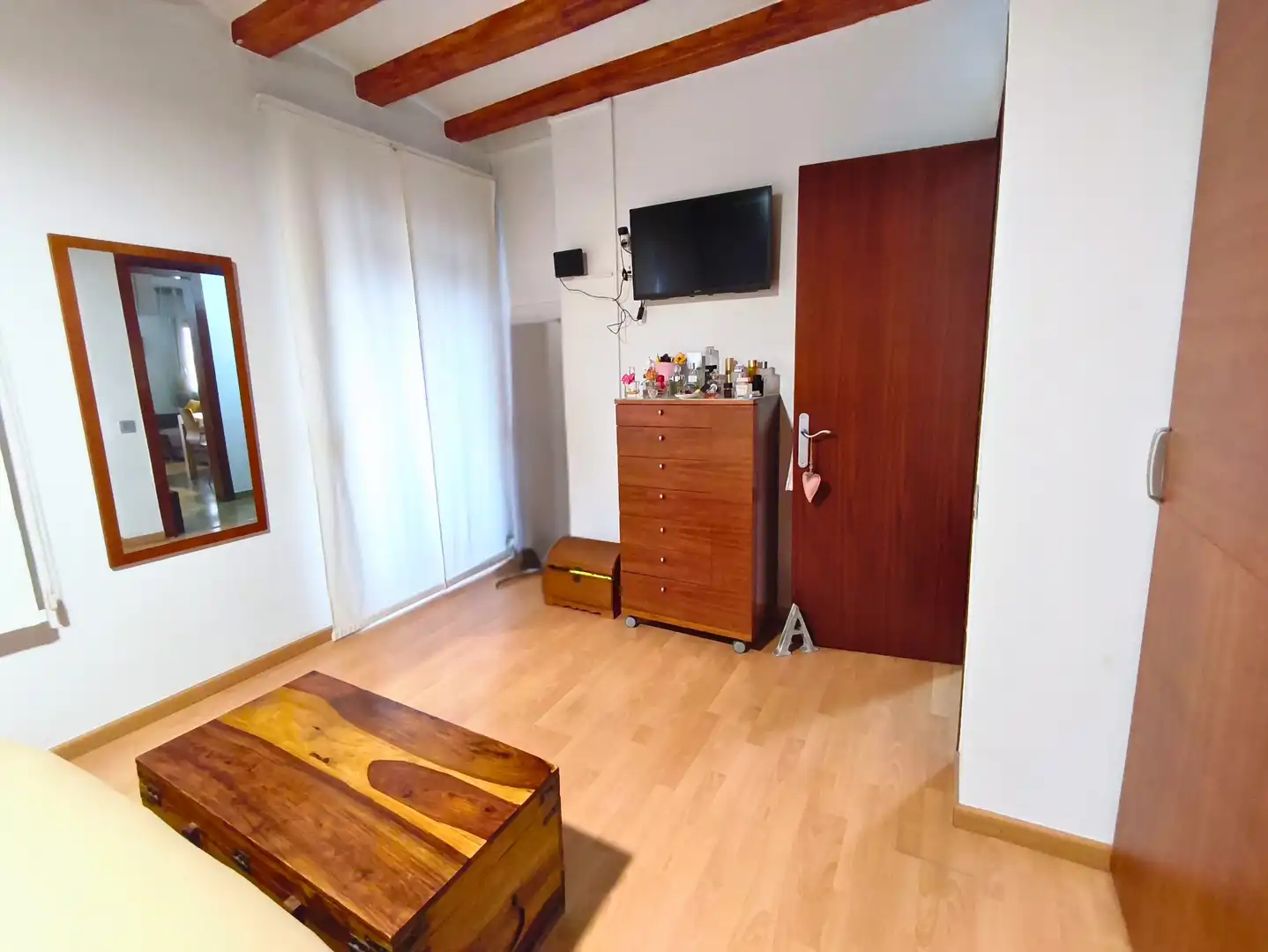 Sala d'estar de Pis en venda en Barcelona amb Aire condicionat, Calefacció i Parquet