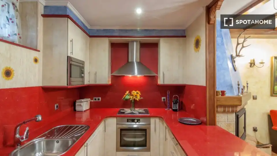 Cocina de Piso para compartir en Torrelavega  con Aire acondicionado, Terraza y Amueblado