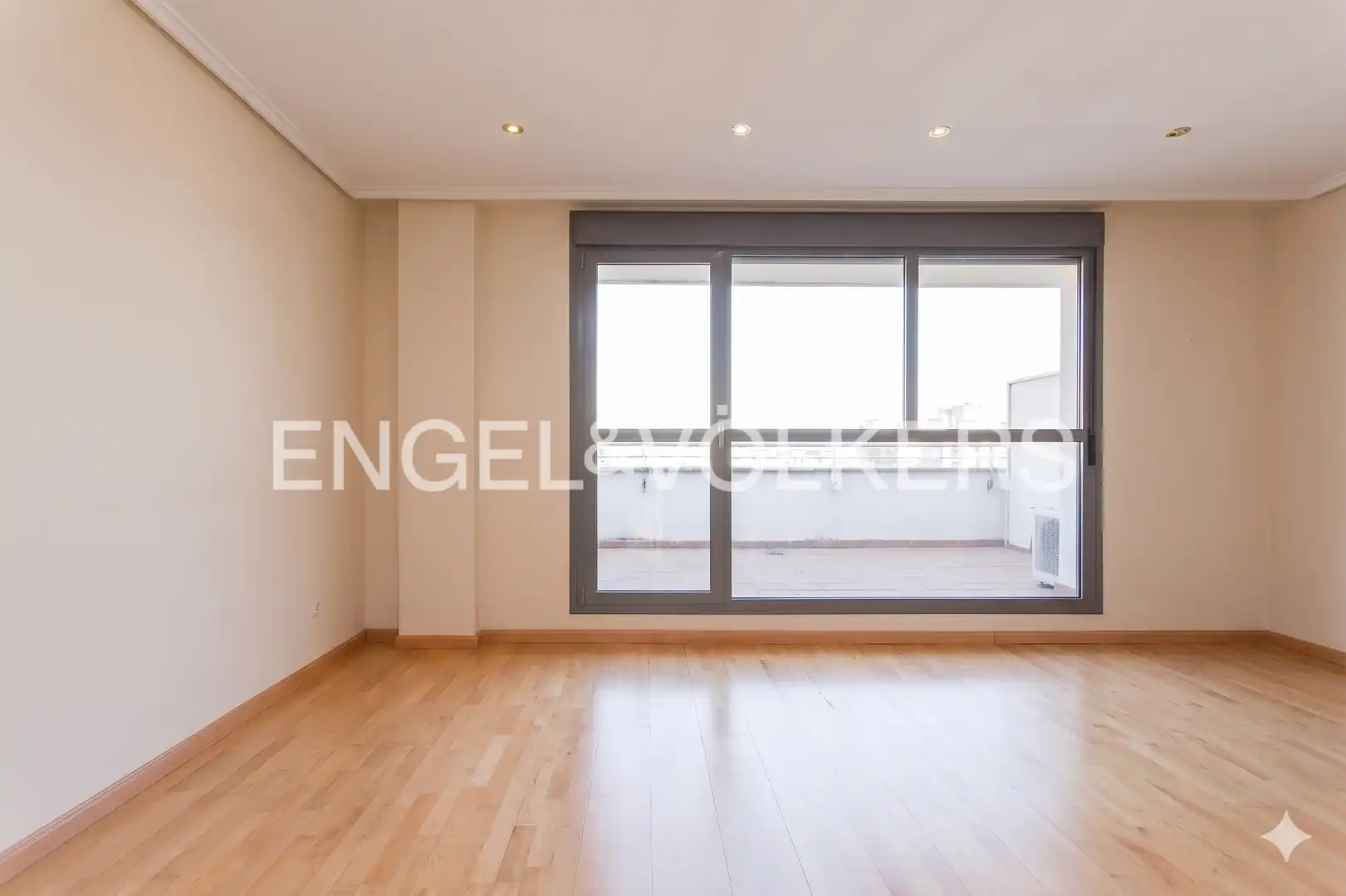 Terrassa de Àtic de lloguer en Madrid amb Aire condicionat, Calefacció i Parquet