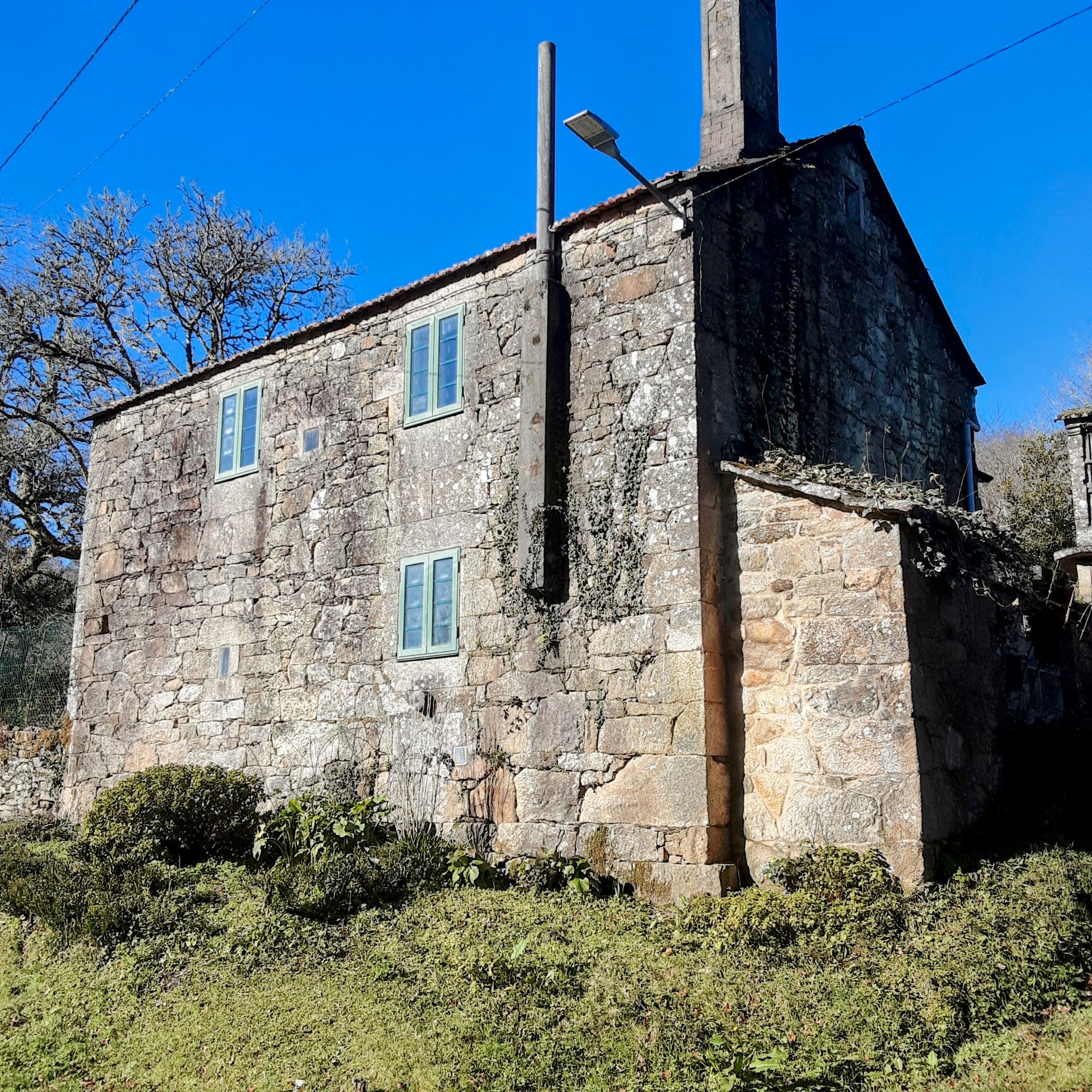 Vista exterior de Finca rústica en venda en Cerdedo amb Jardí privat, Terrassa i Moblat
