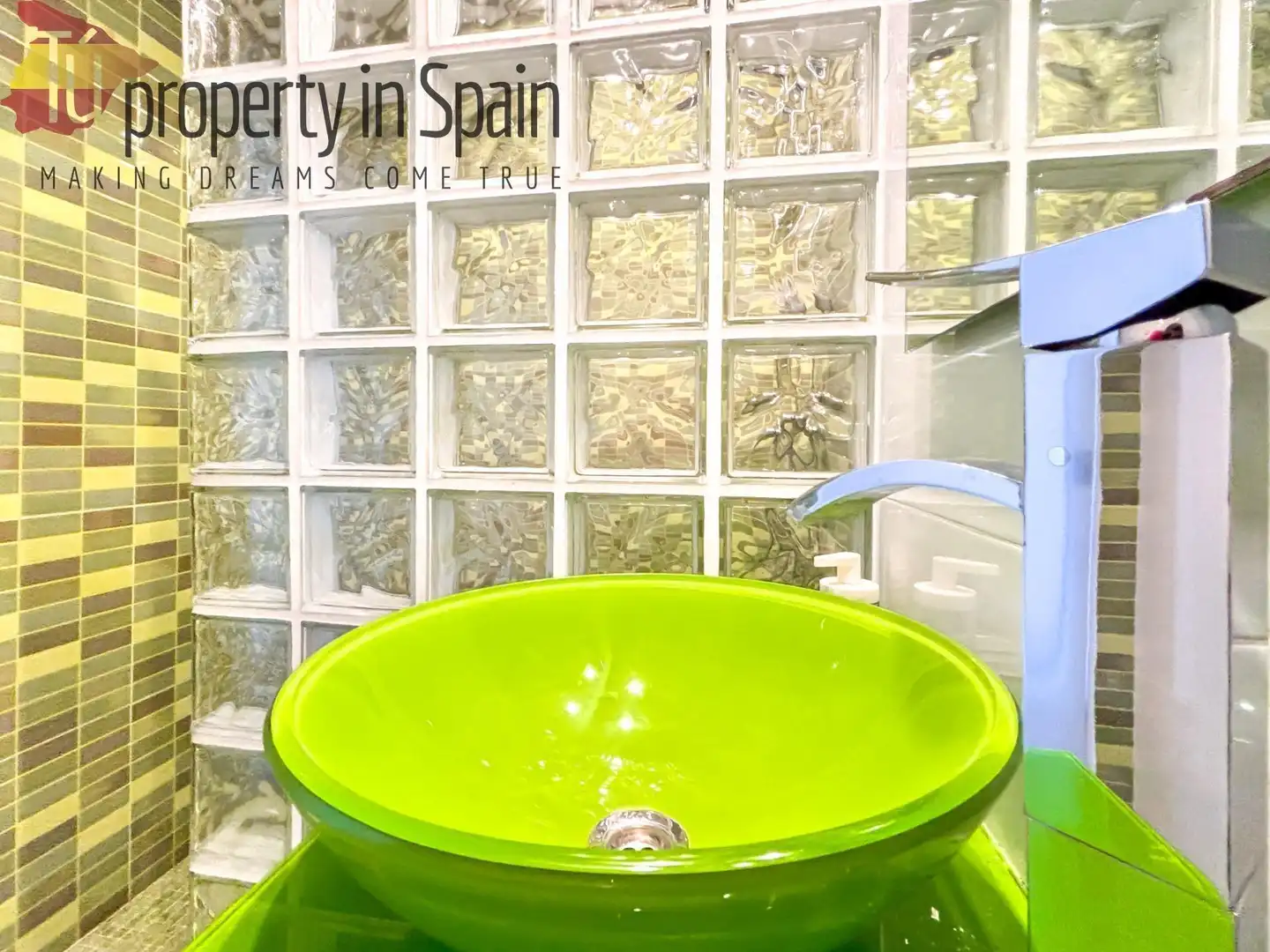 Room in ORIHUELA, Ciudad de Asís
