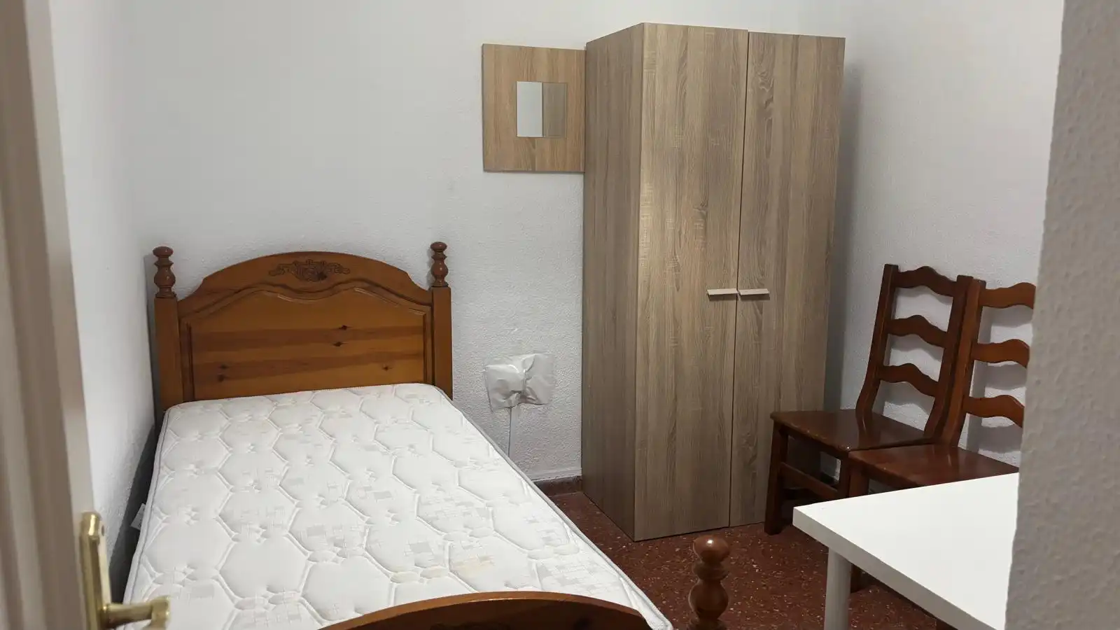 Bedroom of Flat for sale in Sevilla  with Air Conditioner, Private garden and Furnished