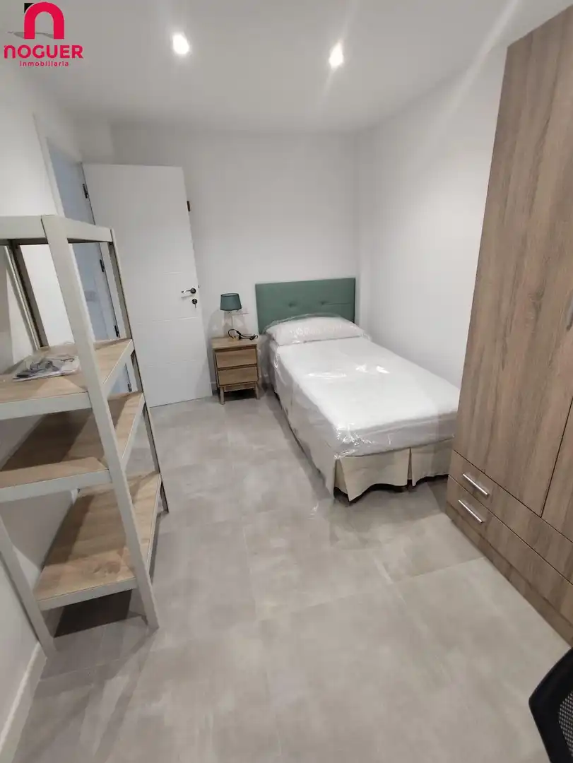 Schlafzimmer von Wohnung zur Miete in Córdoba mit Klimaanlage, Heizung und Möbliert