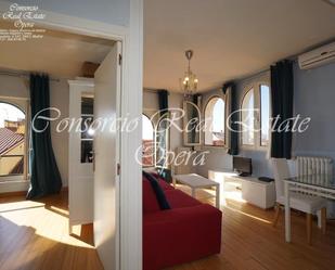 Living room of Attic to rent in  Madrid Capital  with Air Conditioner and Balcony