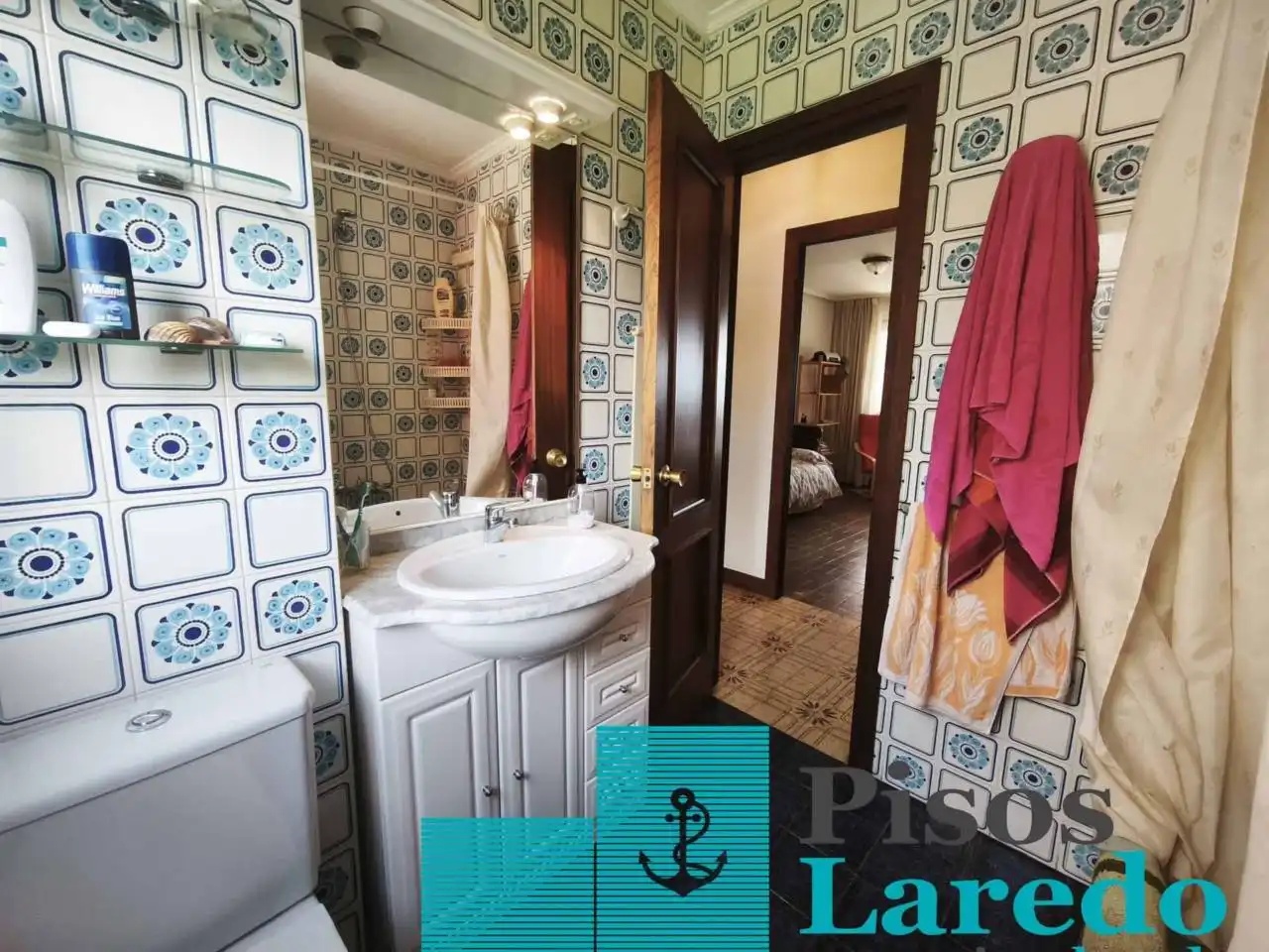 Bathroom of Flat for sale in Laredo  with Heating, Terrace and Balcony