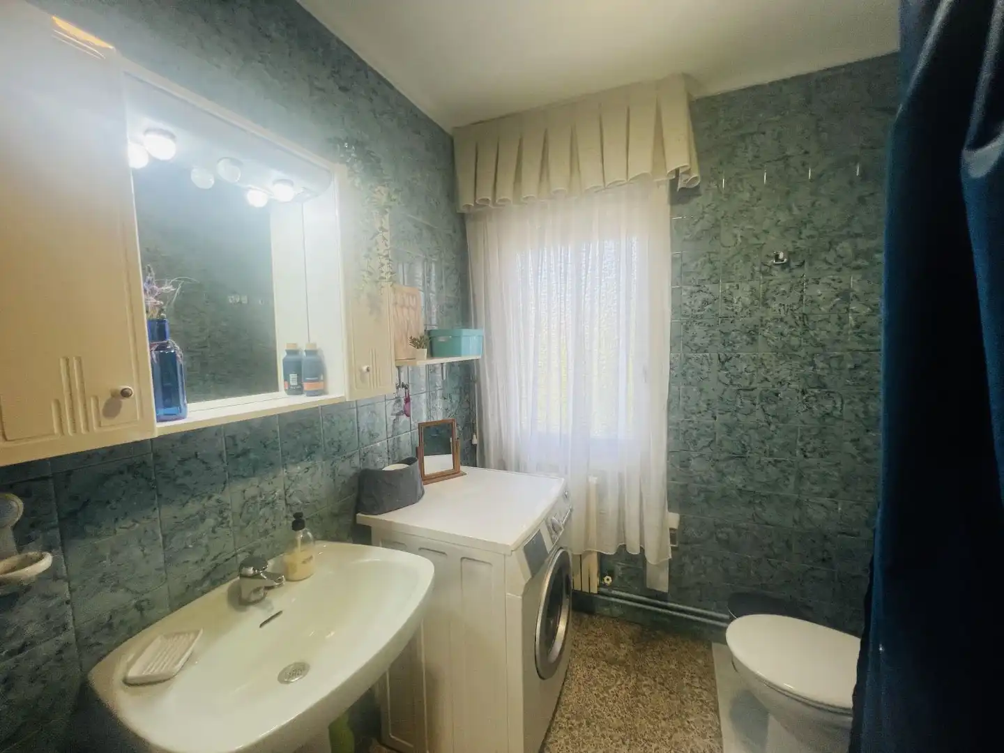 Baño de Piso en venta en Voto con Calefacción, Terraza y Trastero
