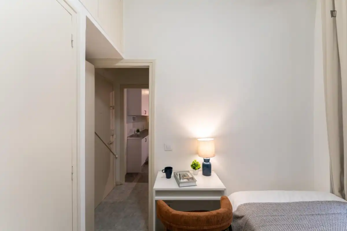 Schlafzimmer von Wohnungen zur untervermieten in Madrid mit Möbliert, Ofen und Waschmaschine