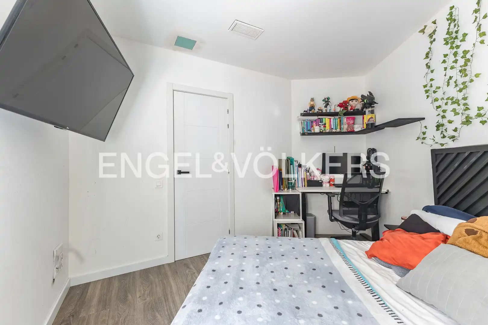 Dormitori de Apartament en venda en Sant Joan Despí amb Aire condicionat, Calefacció i Moblat
