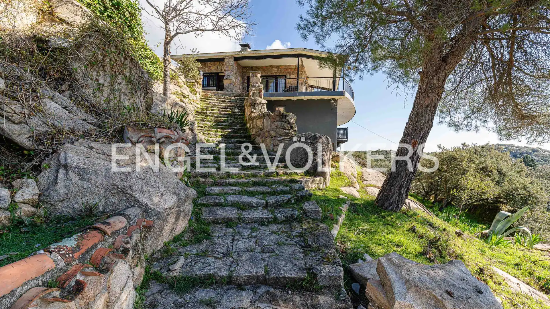 Vista exterior de Casa o chalet en venta en Hoyo de Manzanares con Aire acondicionado, Calefacción y Jardín privado