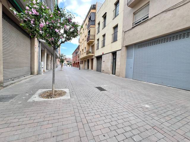 Garaje en Venta en Calle Bartomeu Robert en Centre